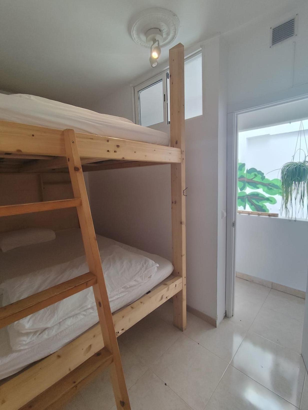 Hostel La Ventana Azul Surf Las Palmas / Gran Canaria
