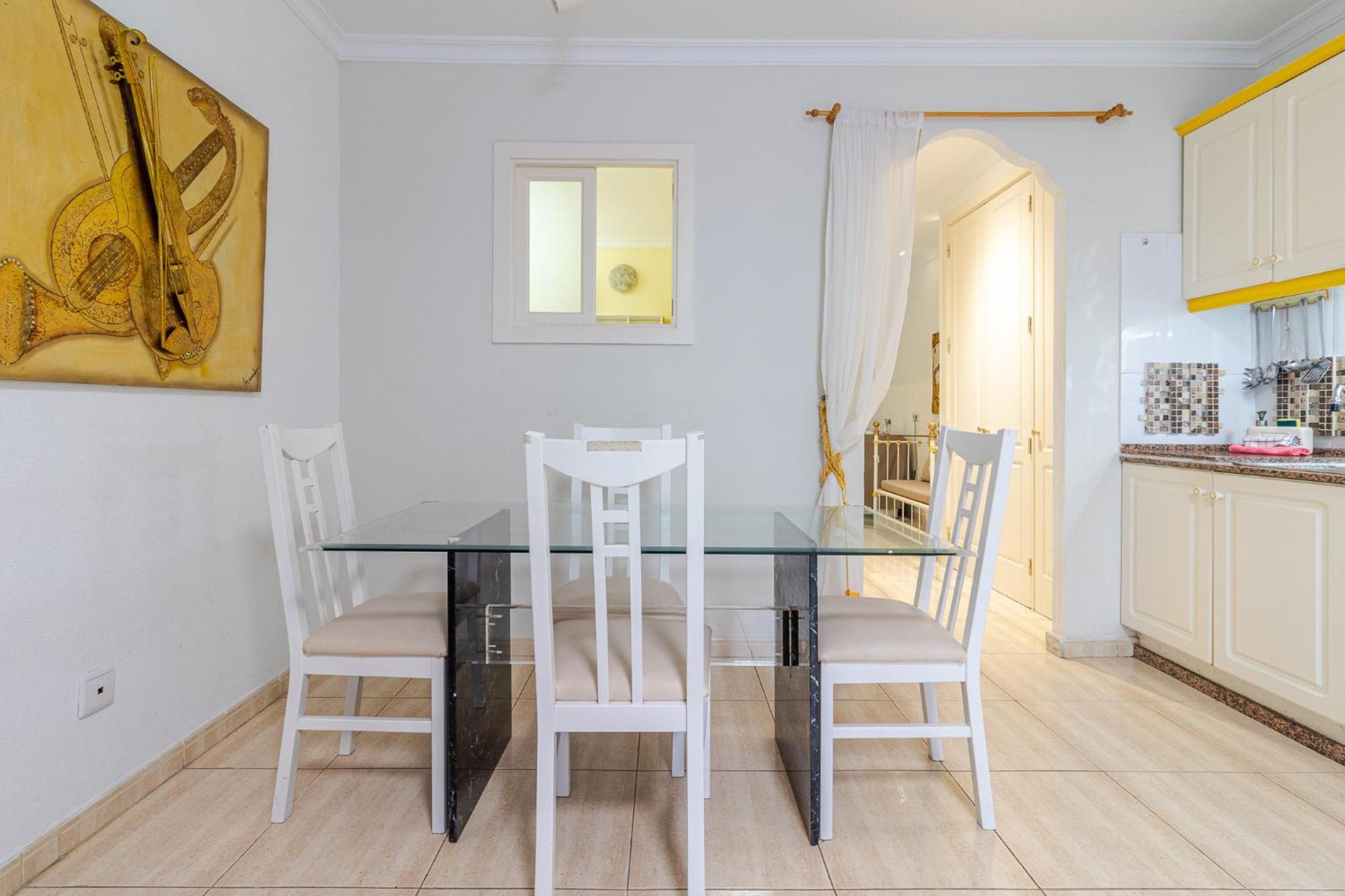 Flatguest - Flat With Art Apartamento