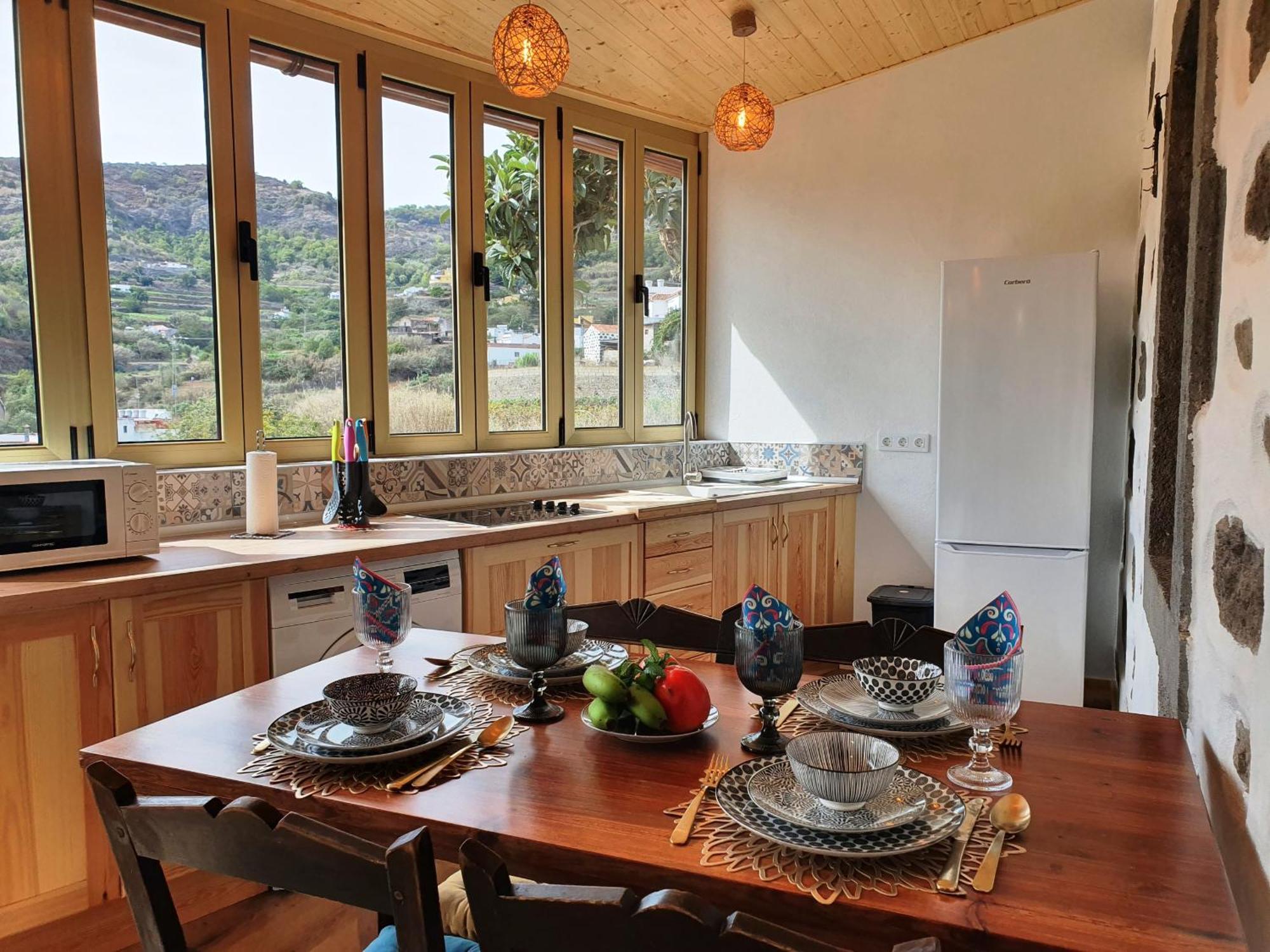 Preciosa Con Terraza Y Vistas En *