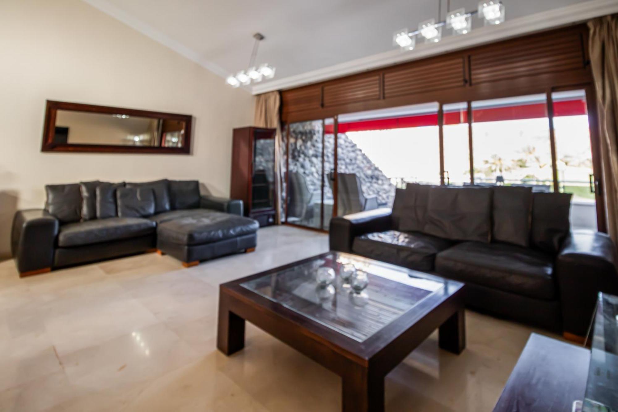 Oasis Tauro 3br Apartment