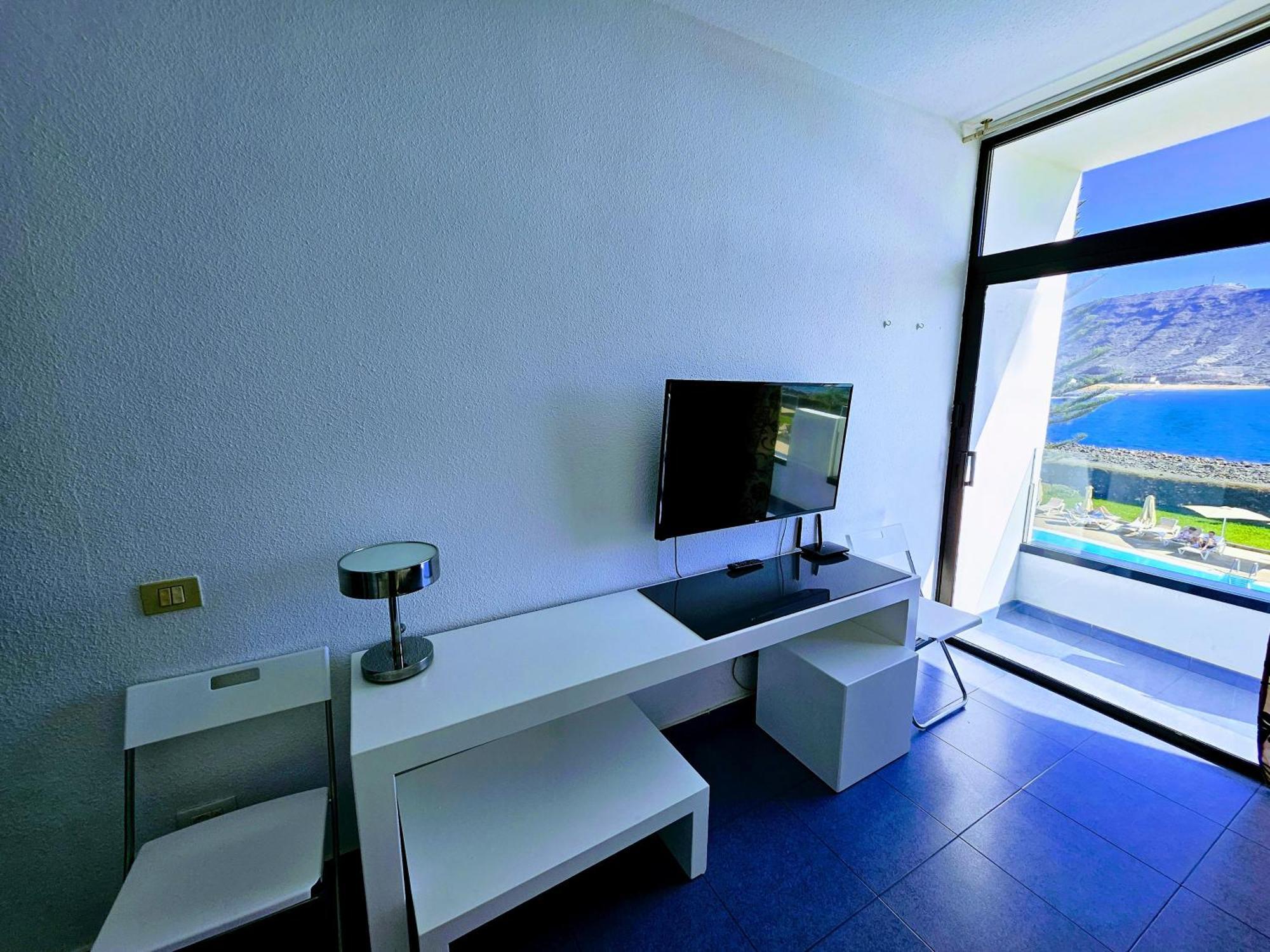Lovely View Apartment *