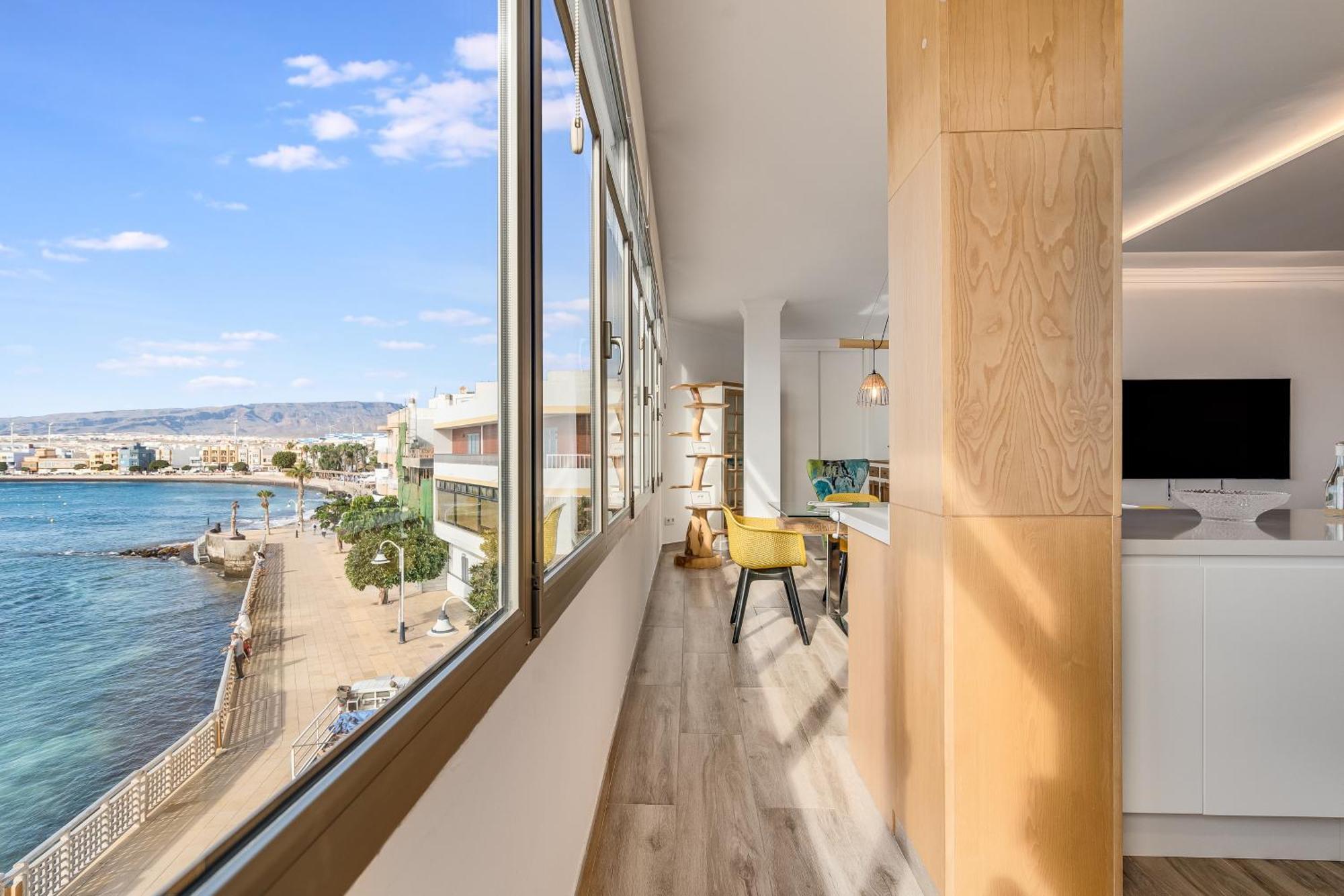 Home2book Seafront Haven With Views,