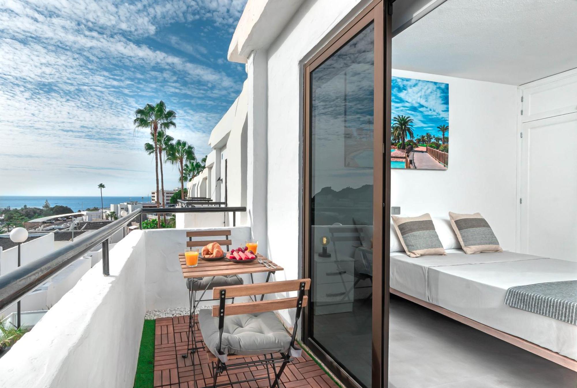 With Sea View And Pool Appartement *