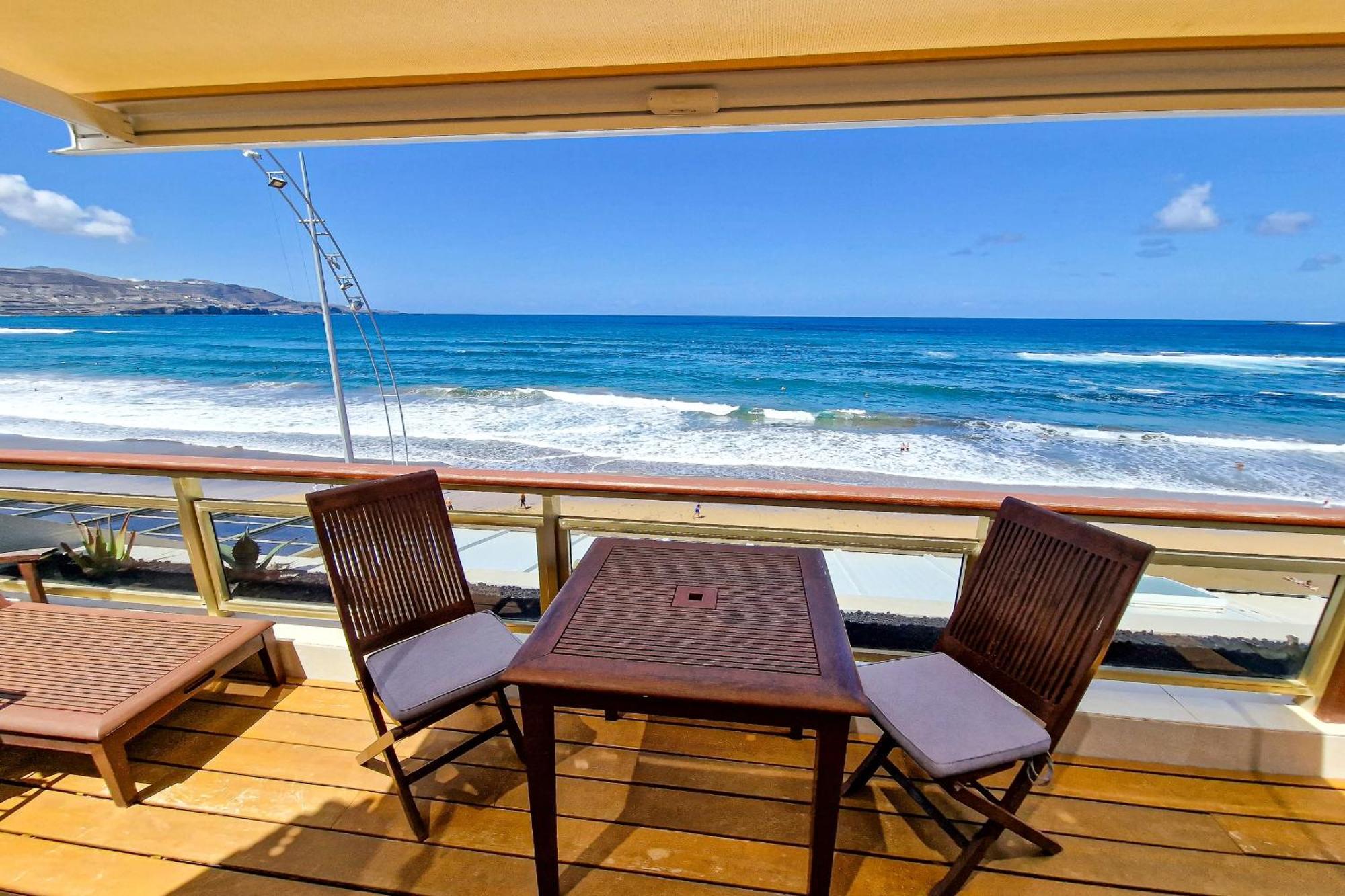 Fabulous Canteras First Beachfront Apartment Las Palmas de Gran Canaria