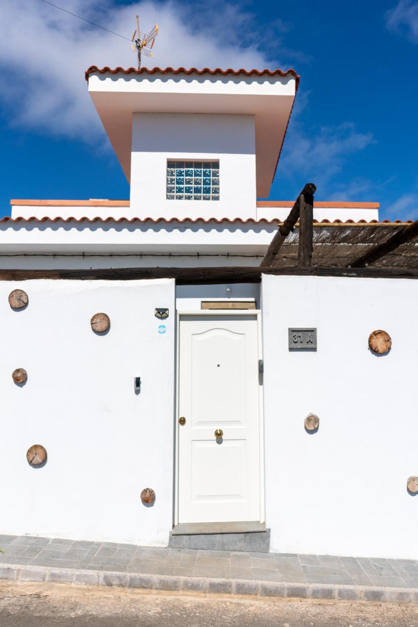 Villa Dejablue. Rural Junto Al Mar Y La Montaña