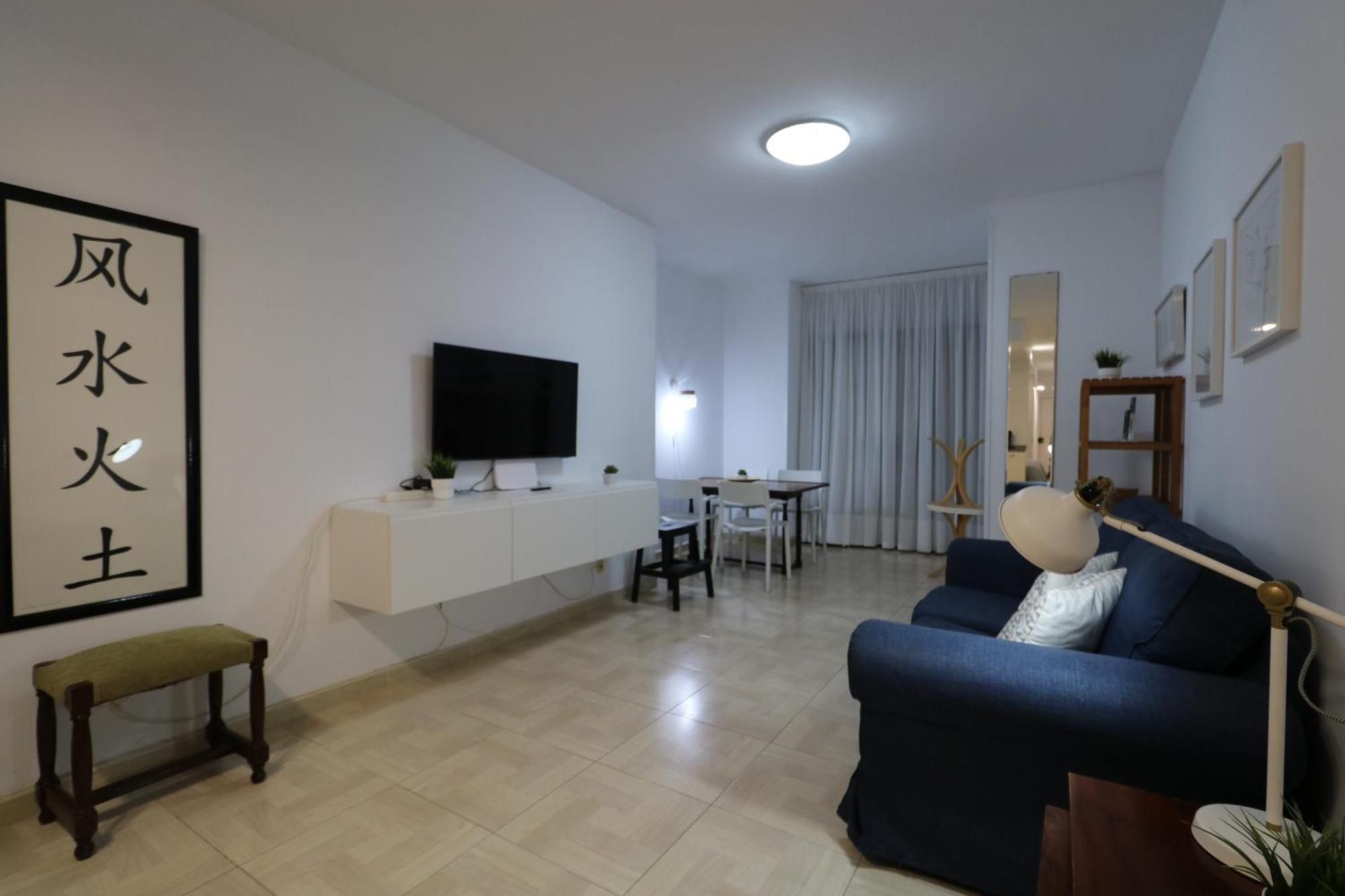 Skyline Beachfront Retreat Apartment