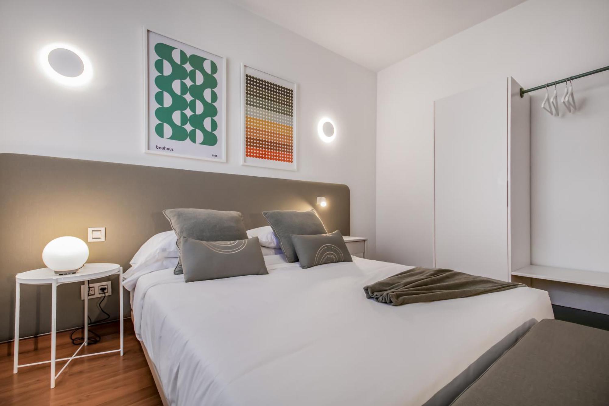 Shine Apartment *