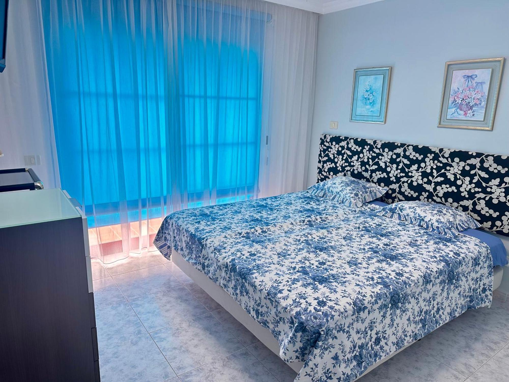- Beachside Retreat Apartment