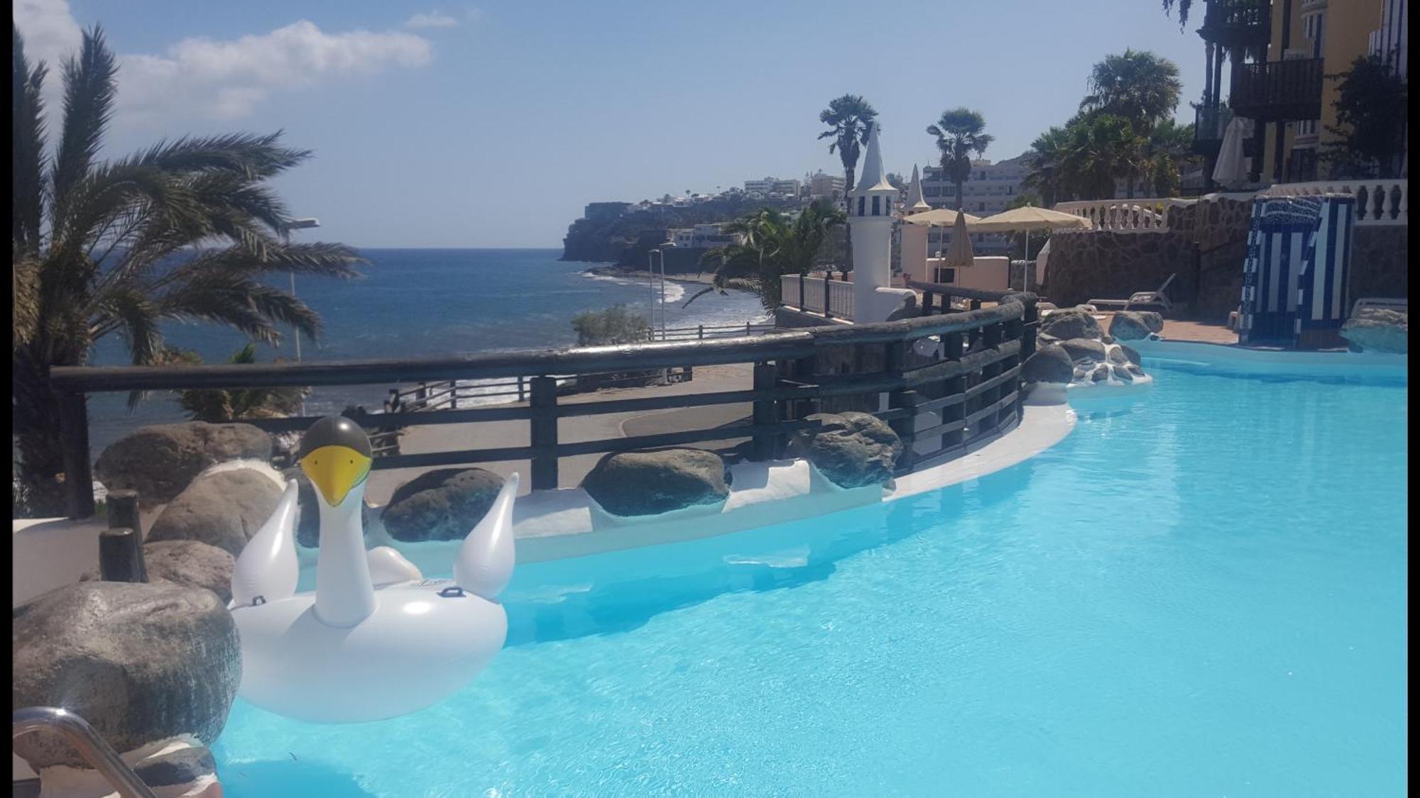 Altamar Beachfront Apartment
