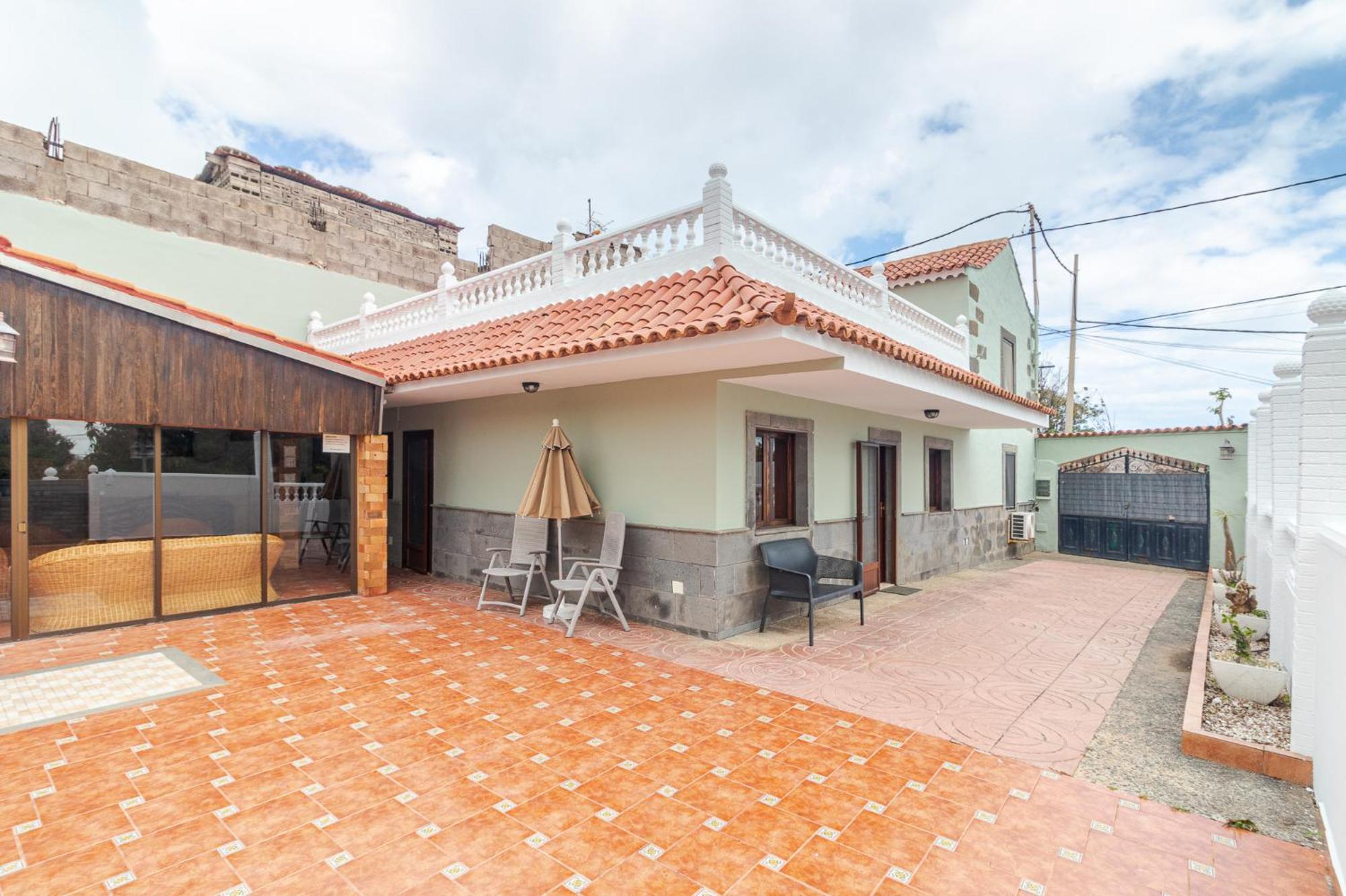 Casa Marjoes - Terrace, Bbq&parking Moya (Gran Canaria)