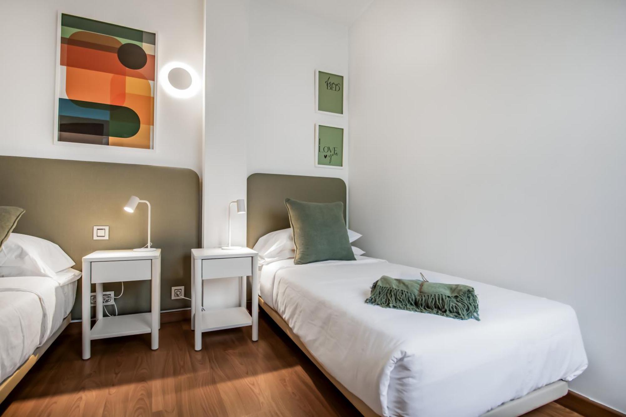 Shine Apartment *