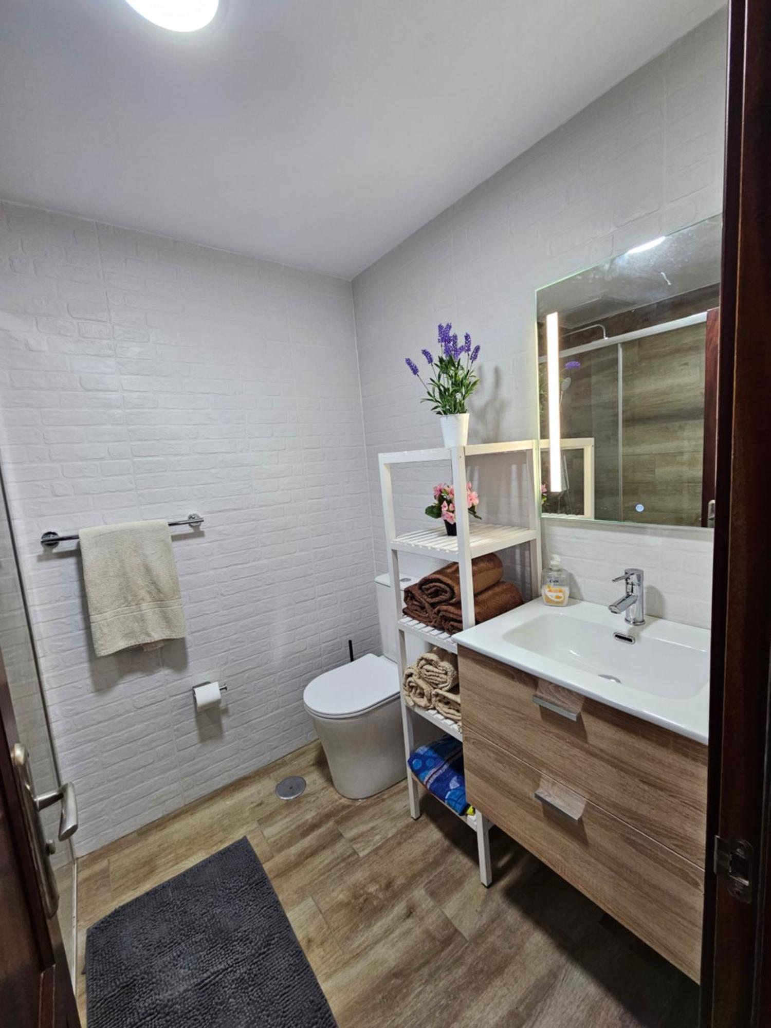 Apartamento Ocean Front Cozy 2 Bedroom, 3 Beds Spacious- Netflix, Pool, Lift & Fast Wifi