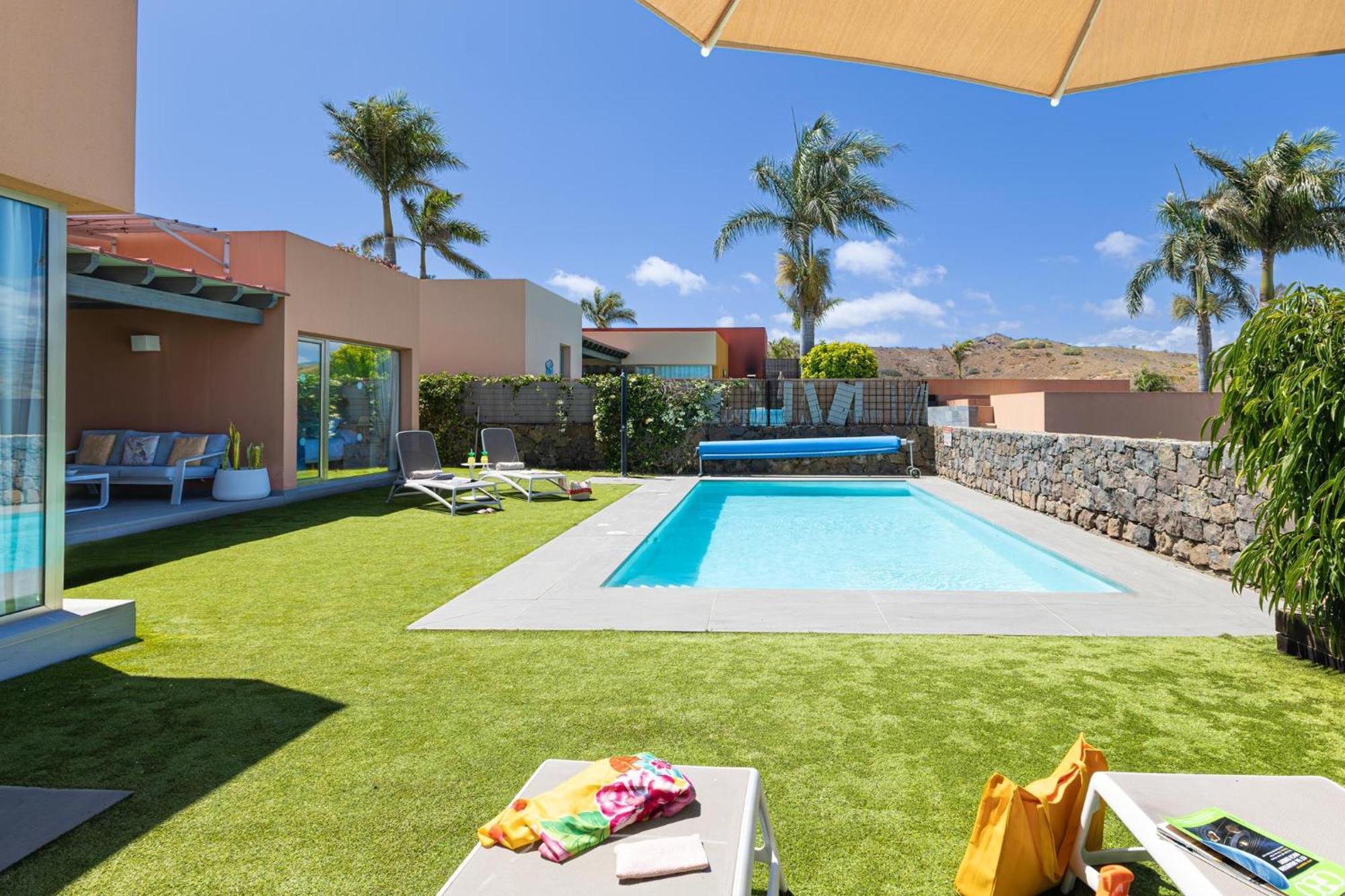 By Villagrancanaria *