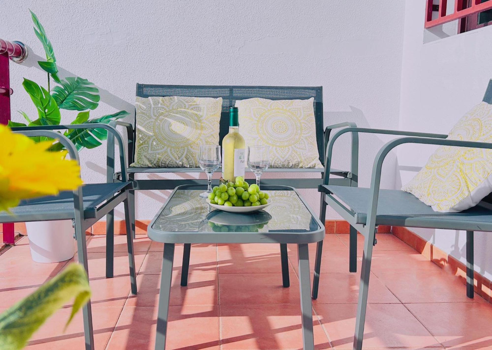Big Puerto Rico Streetfront With Private Saltwater Jacuzzi Pool, Bbq, Kitchen & 3 Terraces Near Shopping Center Appartement