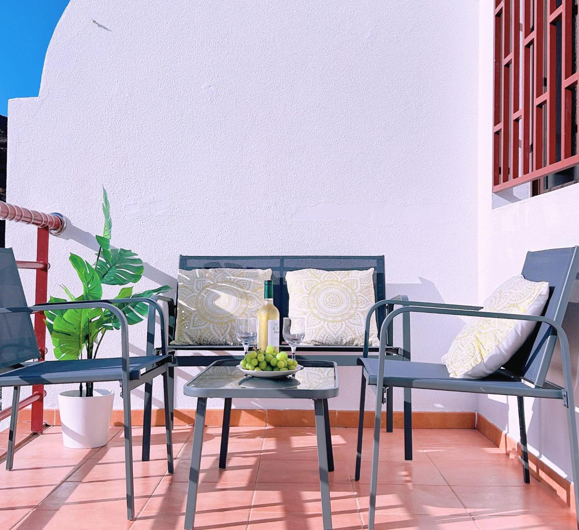 Big Puerto Rico Streetfront With Private Saltwater Jacuzzi Pool, Bbq, Kitchen & 3 Terraces Near Shopping Center Appartement Puerto Rico (Gran Canaria)