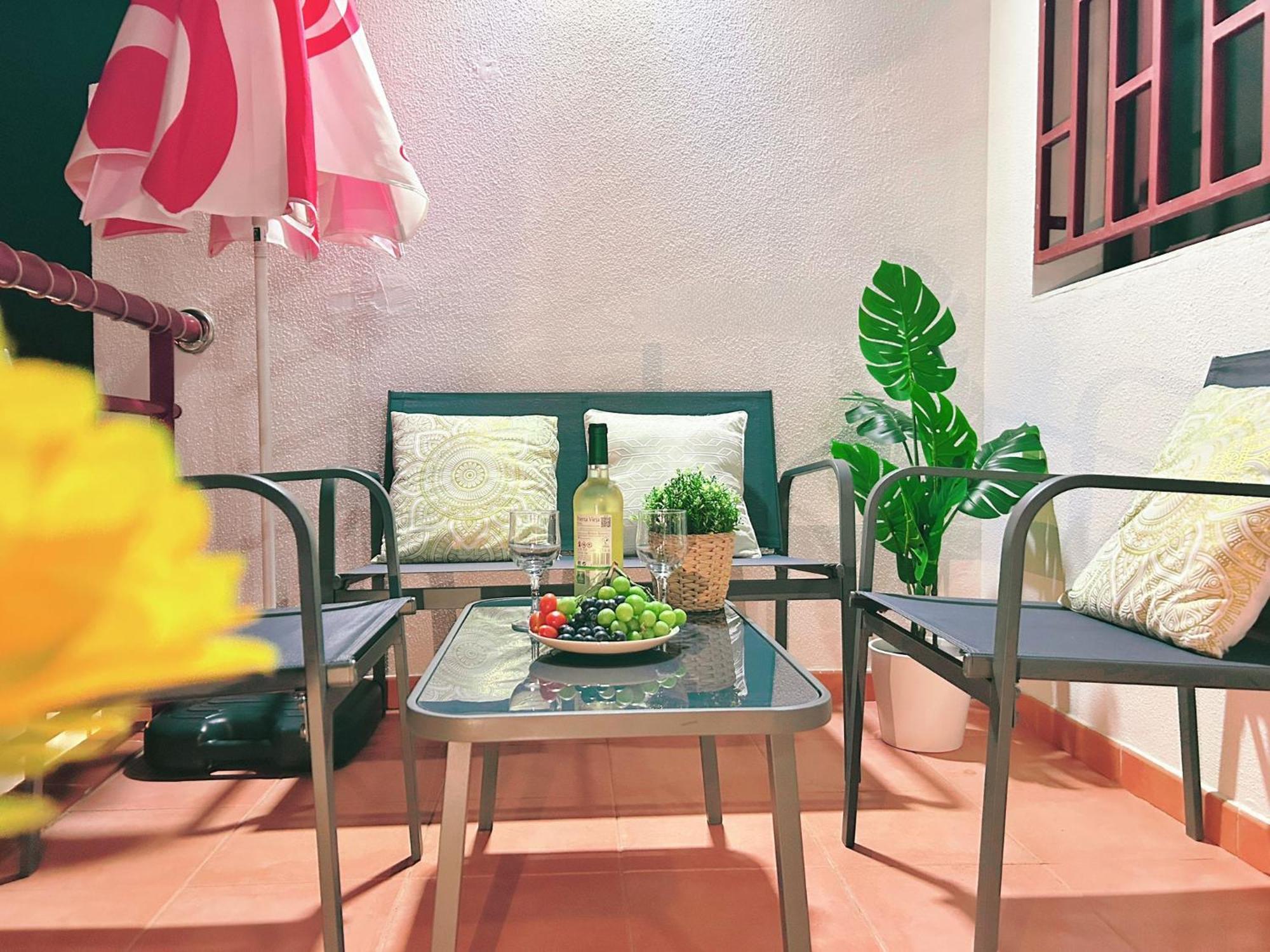 Big Puerto Rico Streetfront With Private Saltwater Jacuzzi Pool, Bbq, Kitchen & 3 Terraces Near Shopping Center