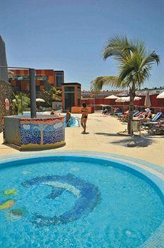 De Amadores 4*