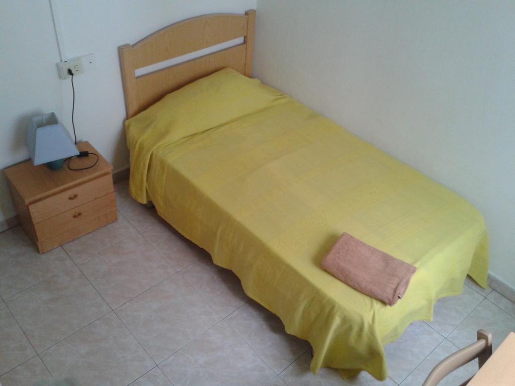 Hostal Falow *