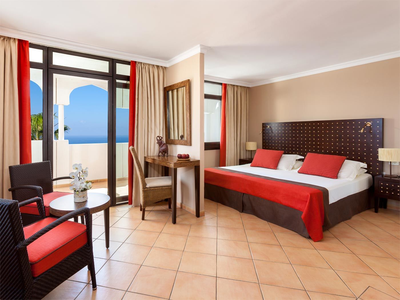Seaside Sandy Hotel 4*
