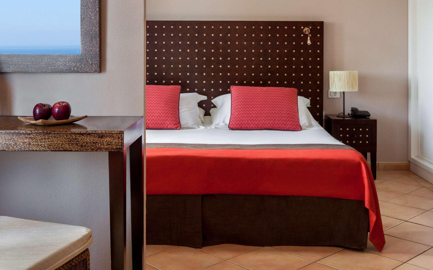 Seaside Sandy Hotel 4*