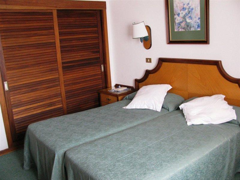Riu Papayas Hotel