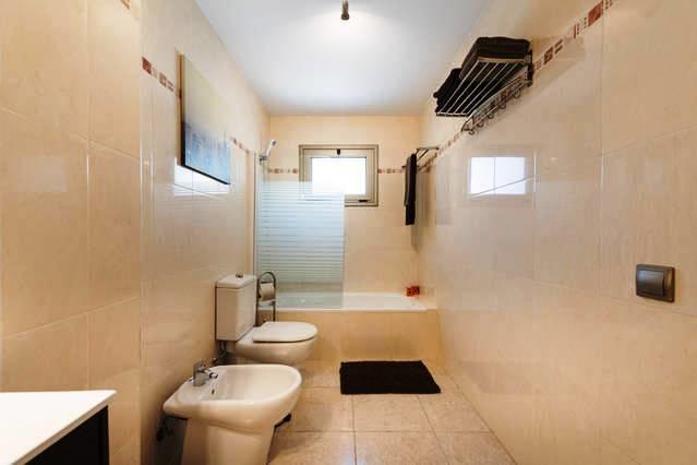 Vecindario-plaza Apartment