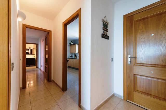 Vecindario-plaza Apartment