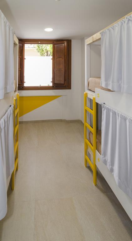 Pensión La Fabrica Urban Palmas 2*