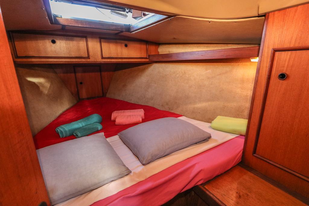 Botel Sailboat Xperience Pasito Blanco