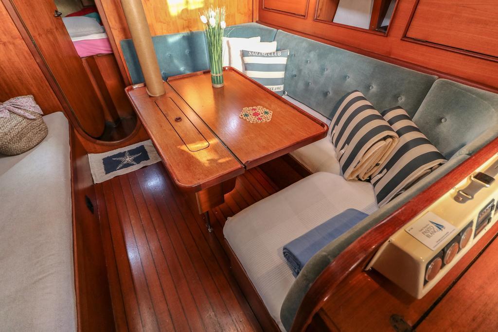 Botel Sailboat Xperience *