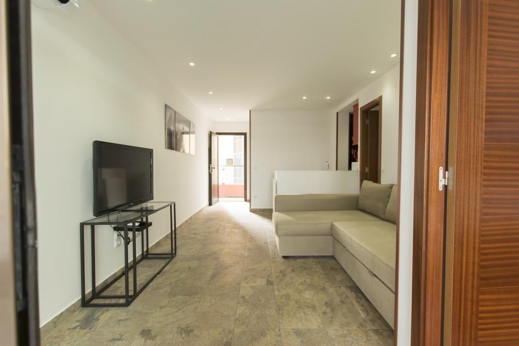 Guinea Flat - * Playa del Ingles (Gran Canaria)