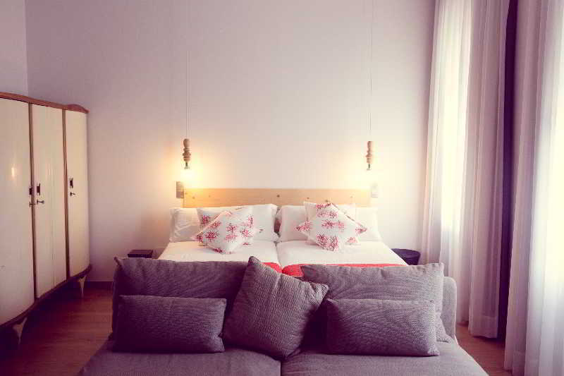 Catalina Hotel 3*
