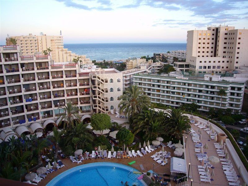Seaside Sandy Hotel 4*