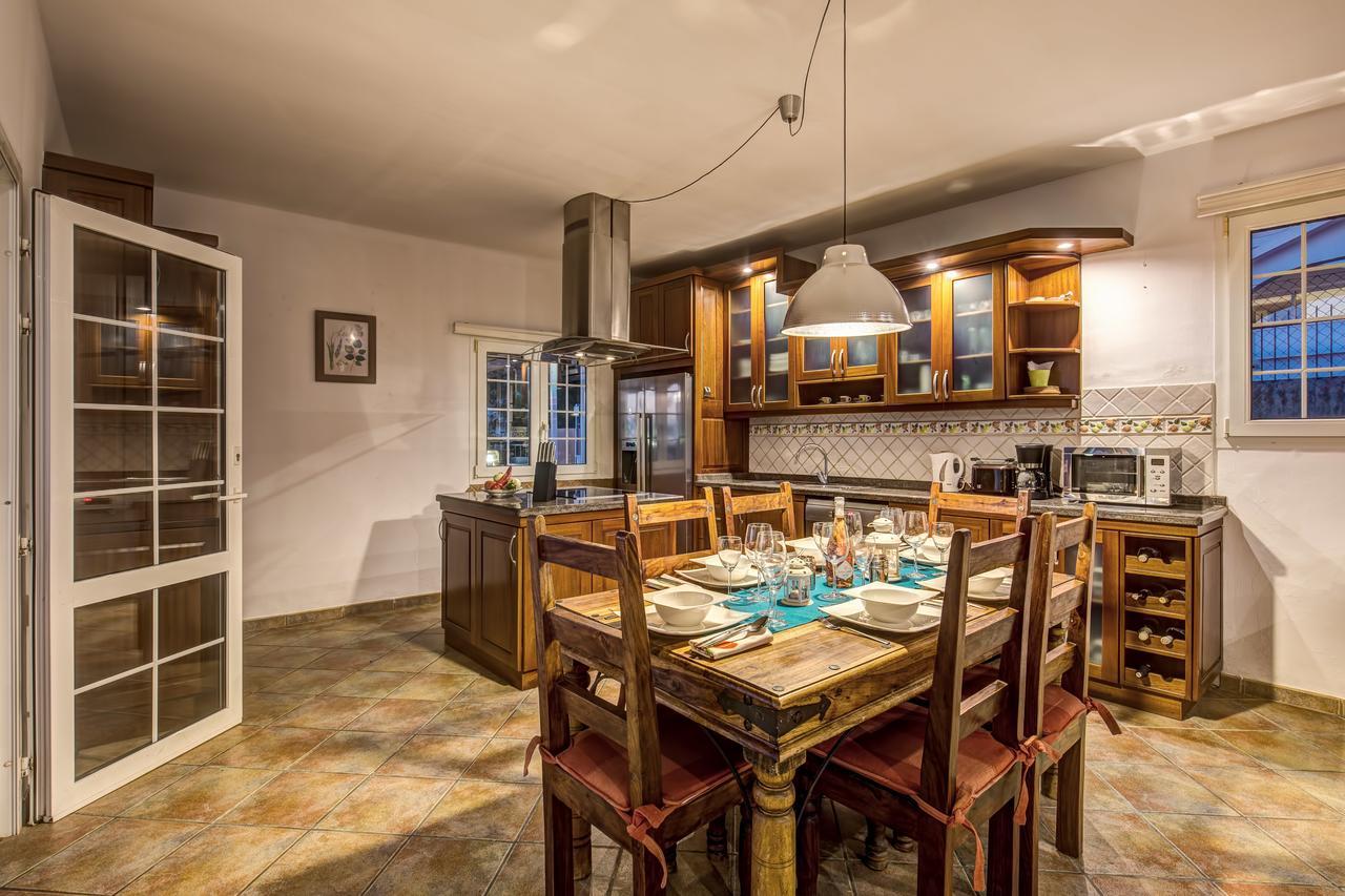 Chalet Montana La Data