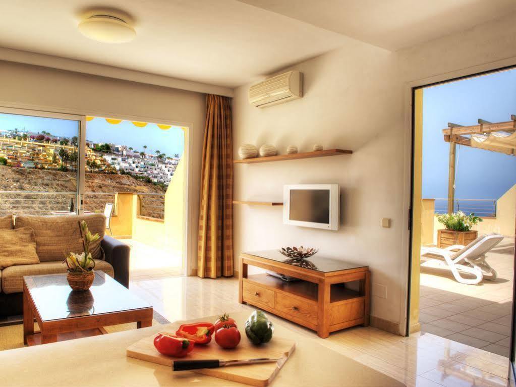 Aparthotel Holiday Club Sol Amadores 4*