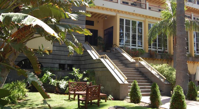 Escuela 4* Santa Brigida (Gran Canaria)
