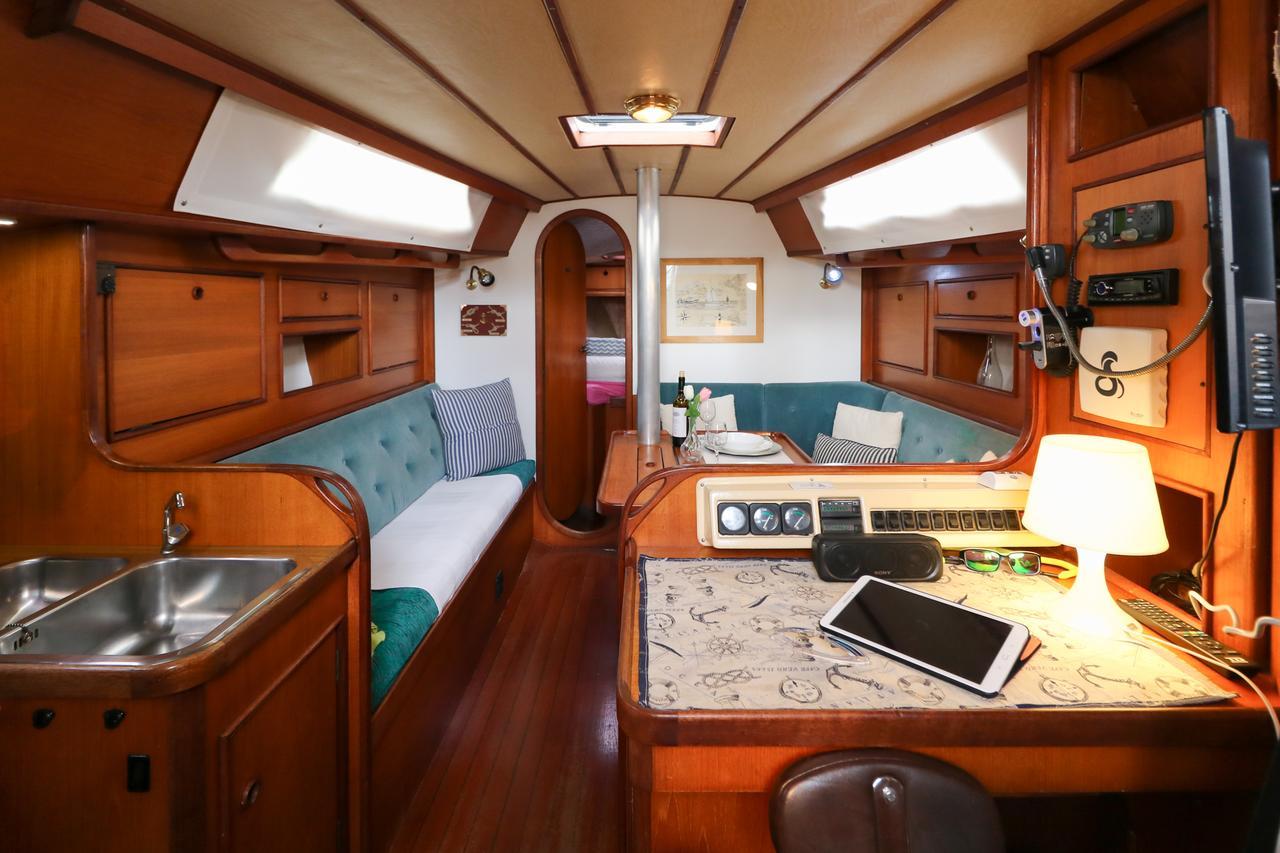 Botel Sailboat Xperience *