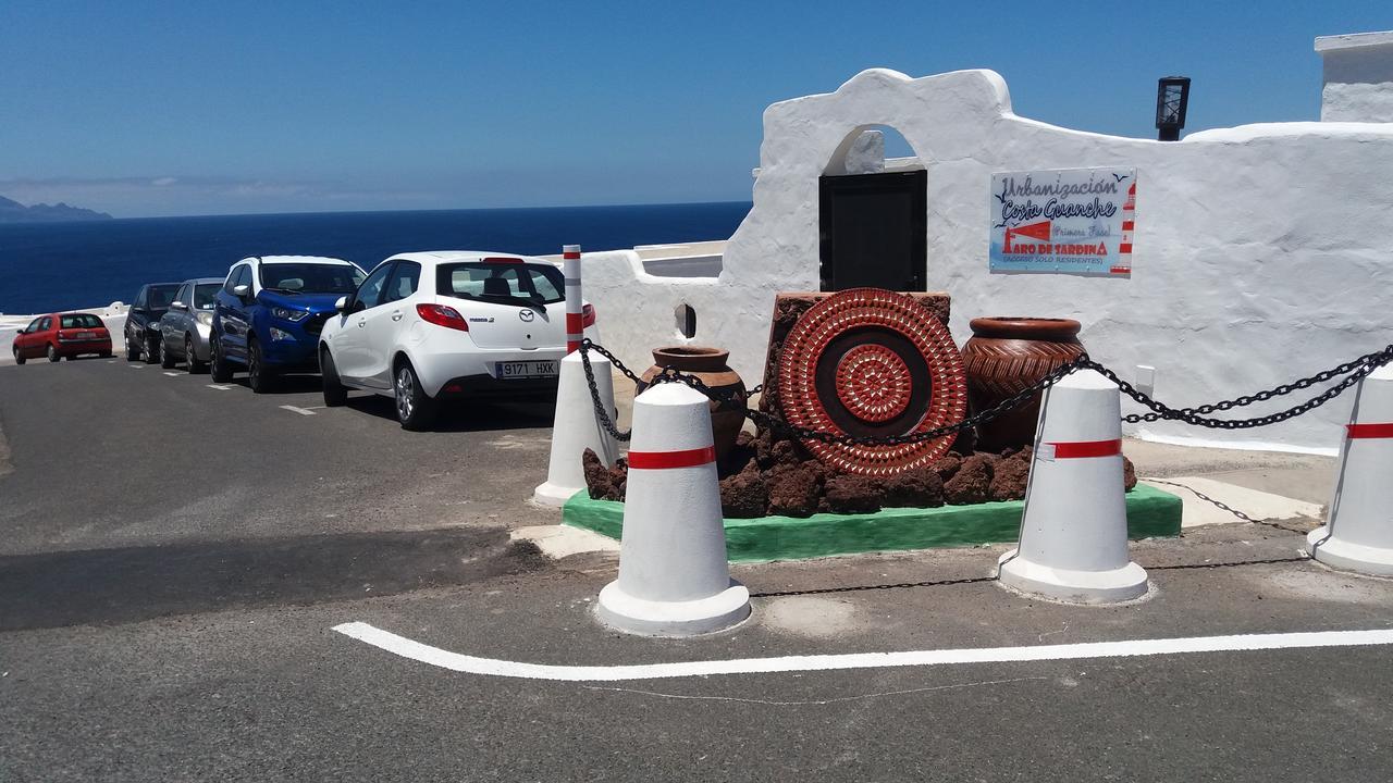 Faro De *