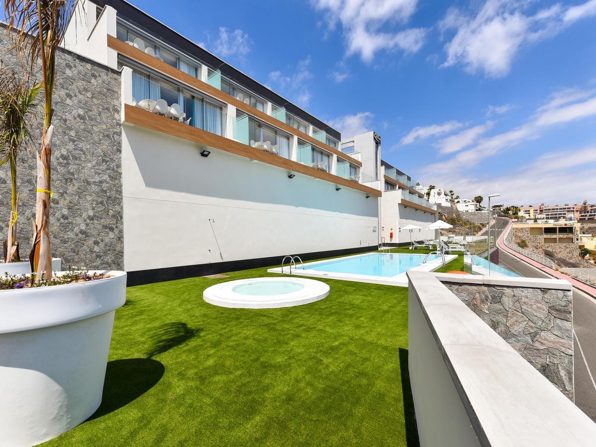 Penthouse Beyond Amadores Apartment