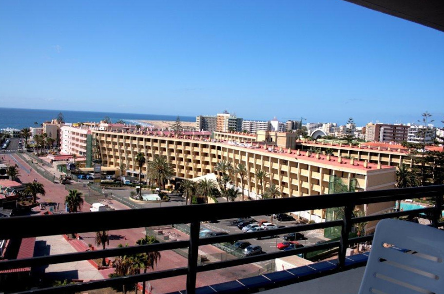Field Aparthotel