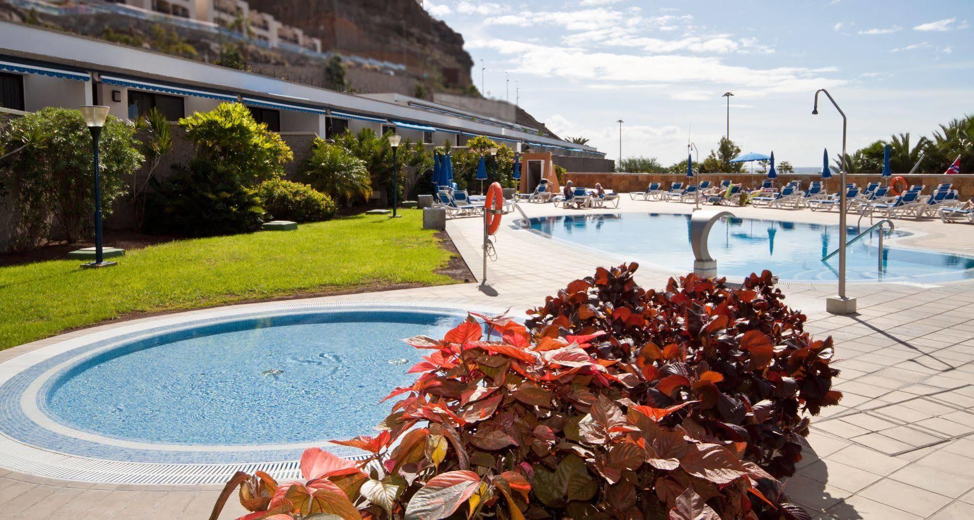 Apartamentos Amadores Beach