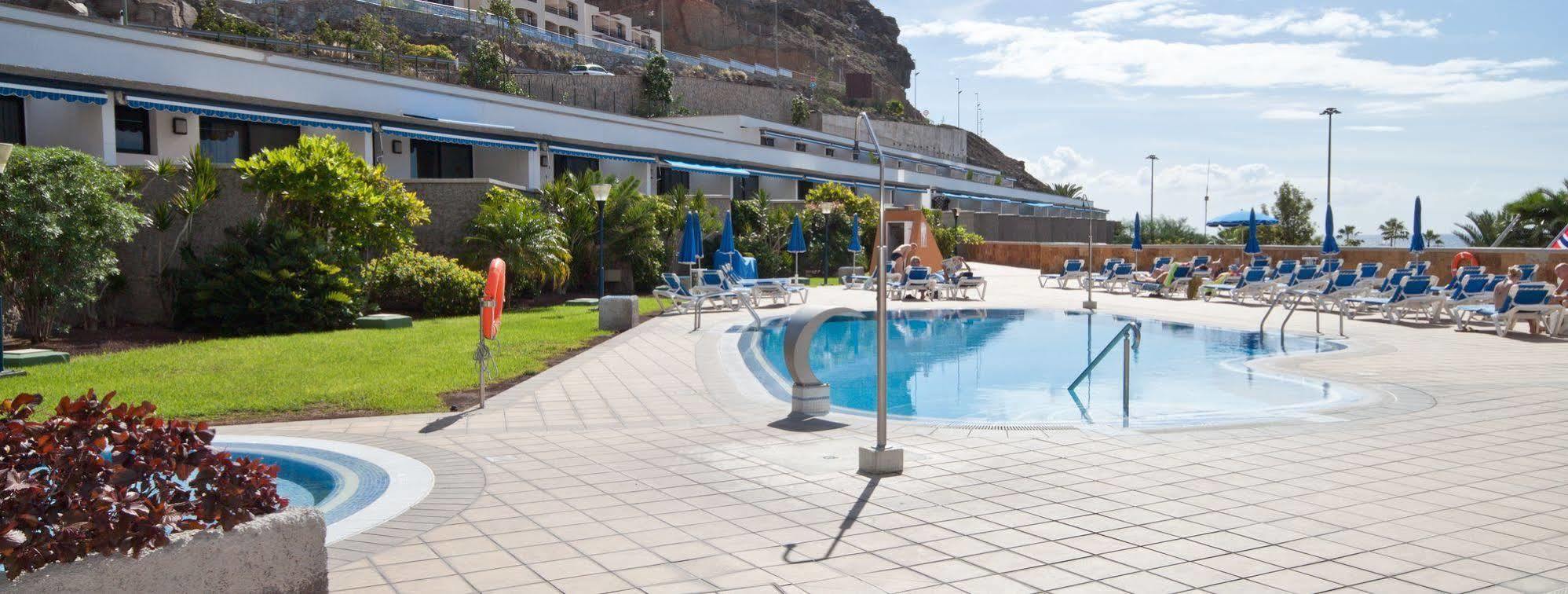 Apartamentos Amadores Beach *