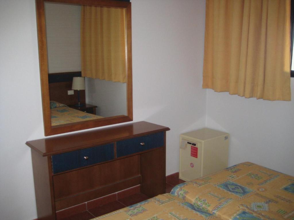 Apartamentos Amadores Beach *
