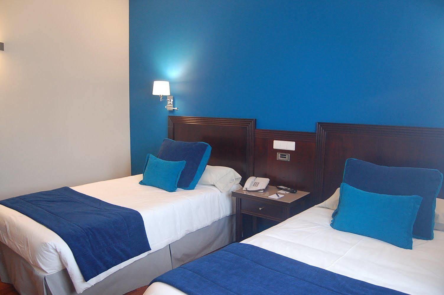 Escuela Hotel 4*