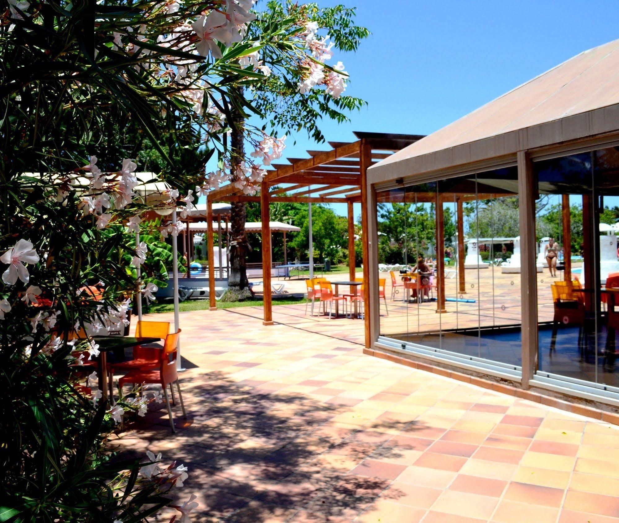 Cordial Sandy Golf Apartamento *