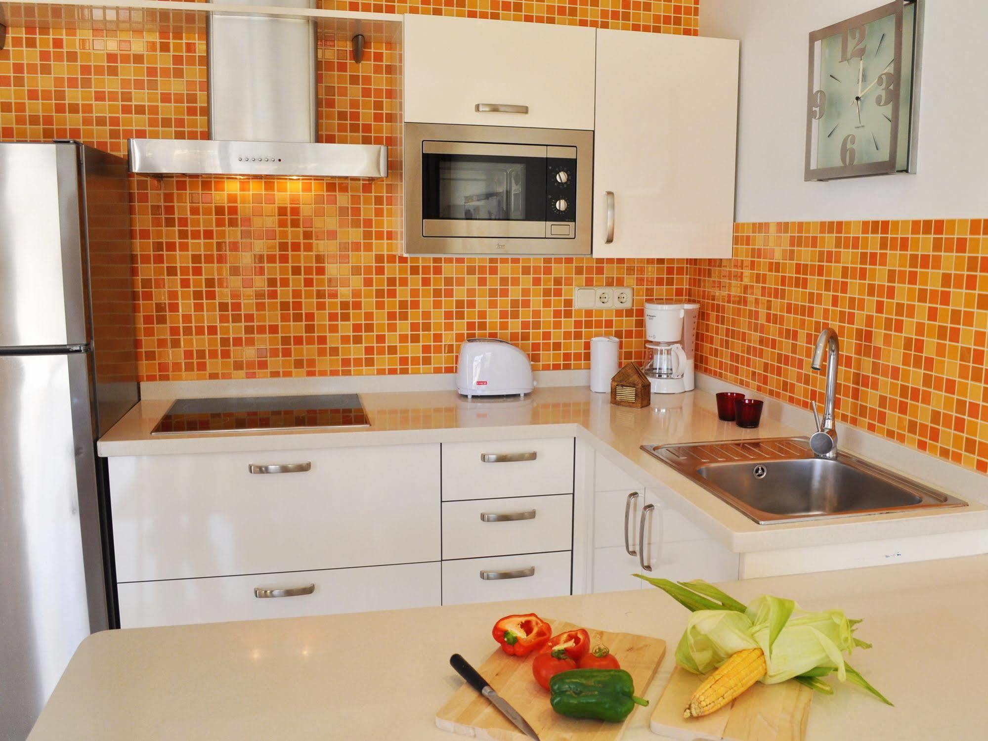Holiday Club Sol Amadores Aparthotel 4*