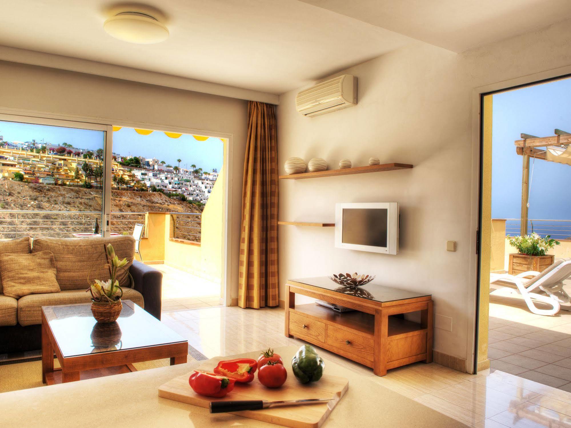 Holiday Club Sol Amadores Aparthotel