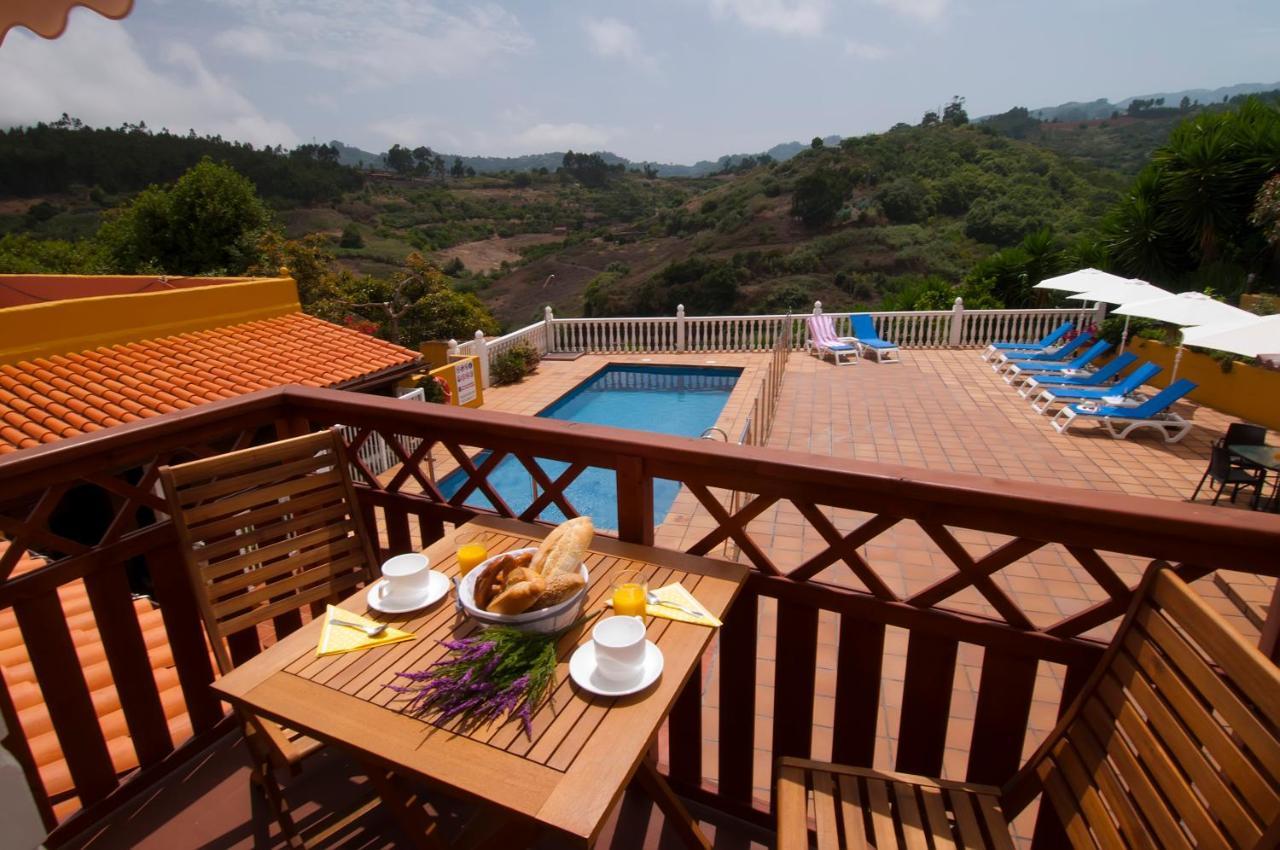 Casas De Lola Y Rafael *