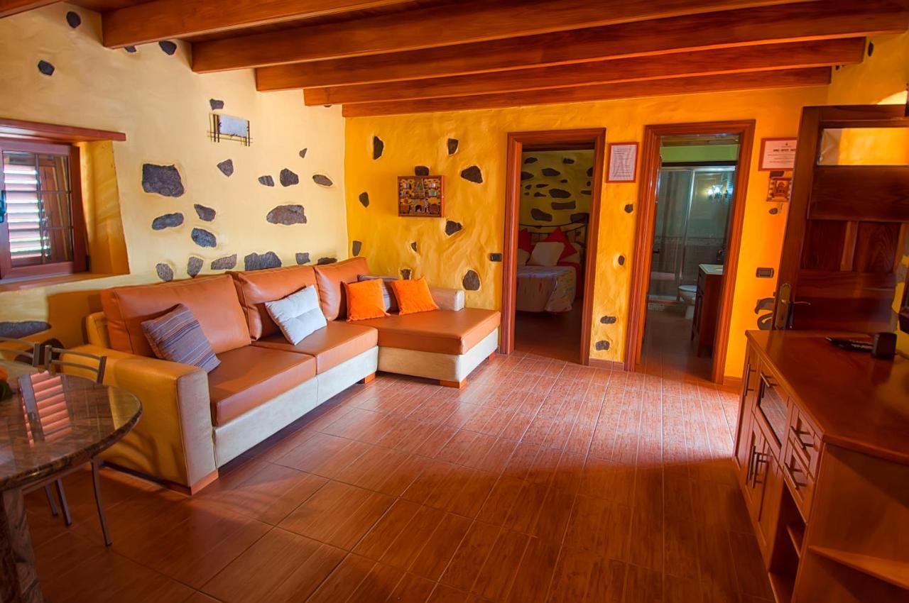 Casas De Lola Y Rafael *