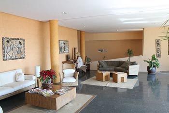 Apartamentos Amadores Beach *